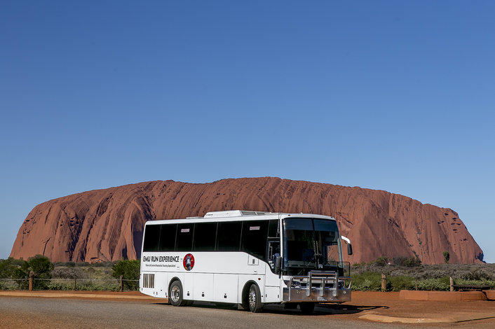 Uluru & Tour vehicle