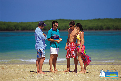 Marine biologist island walk is included in your day