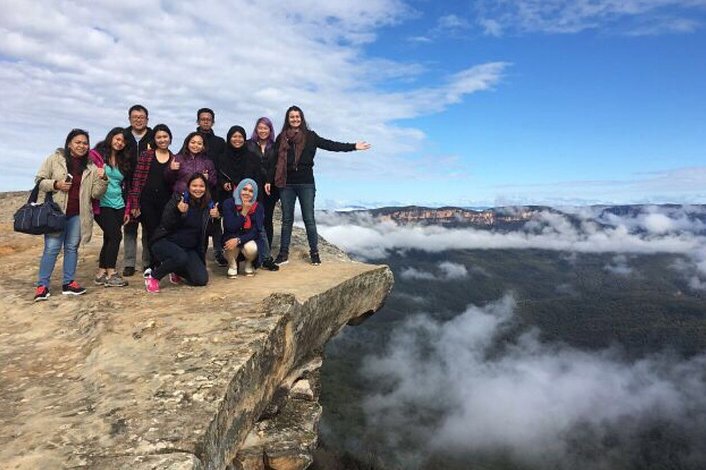 Tour group at Lincoln's Rock