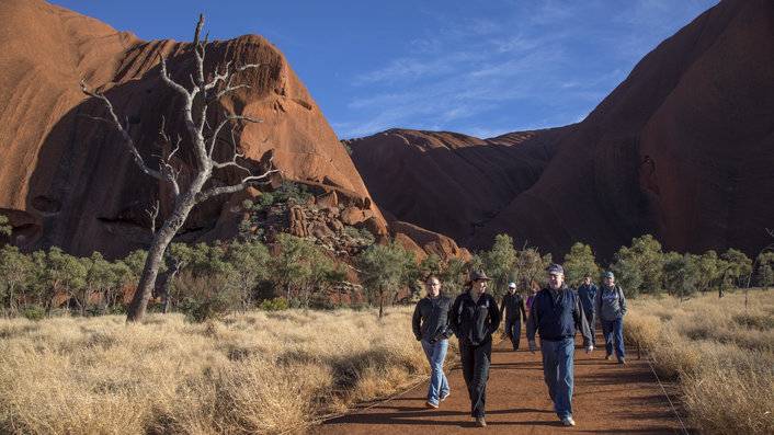 Walk into Mutitjulu Waterhole along the Kuniya walk