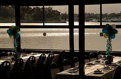 NYE Cruise - Dinner &amp; into the New Year • Tours To Go