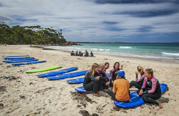Small groups surf lessons 