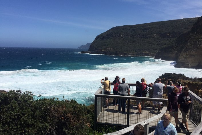 Maingon Bay lookout