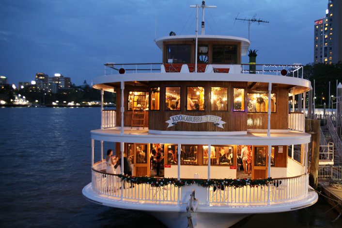 river cruise dinner