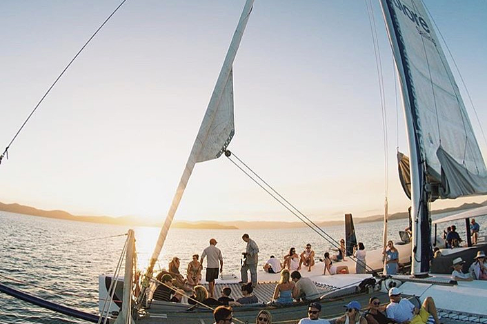 whitsundays sunset sailing cruise