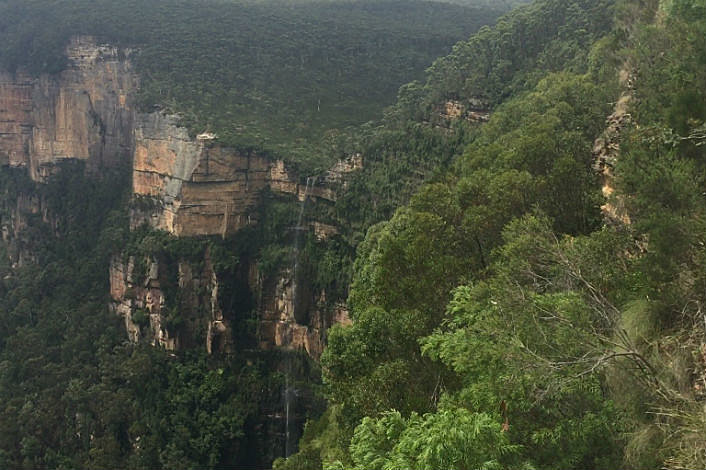 Small waterfall at the Blue Mountains