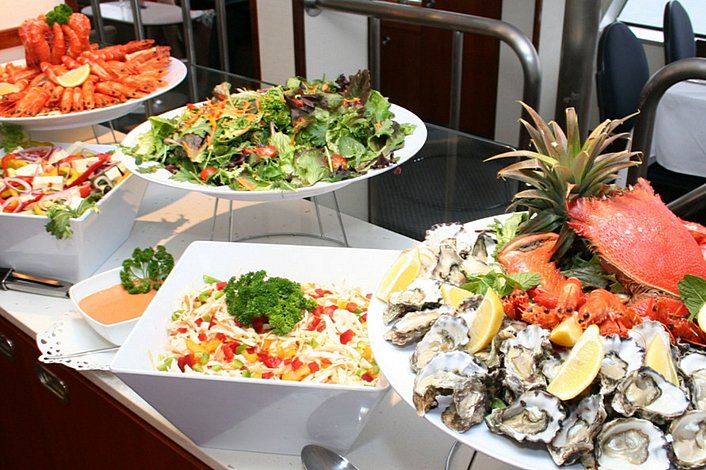 SEAFOOD - KING PRAWNS & OYSTERS